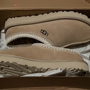 Ugg Tasman Slippers Size 9 Mustard Seed
